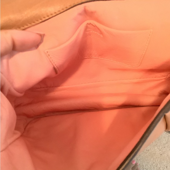 Chloe Tan Gold Crossbody Bag with Luxurious Accents - Picture 11 of 16